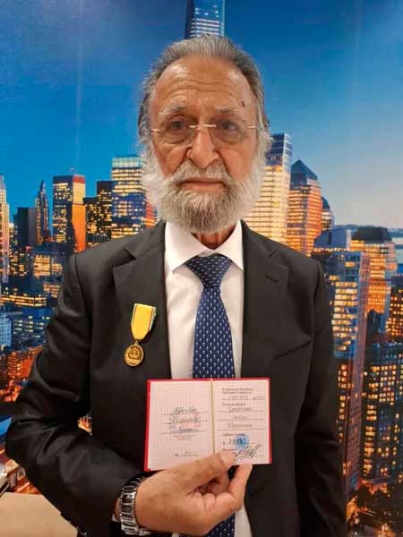 Исфандиёр Ғуломов