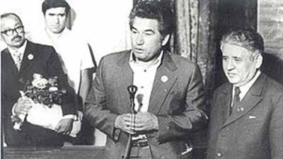 chingiz-ajtmatov-va-tursunzoda