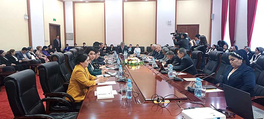 Idi-matbuot-dar-kitobkhona