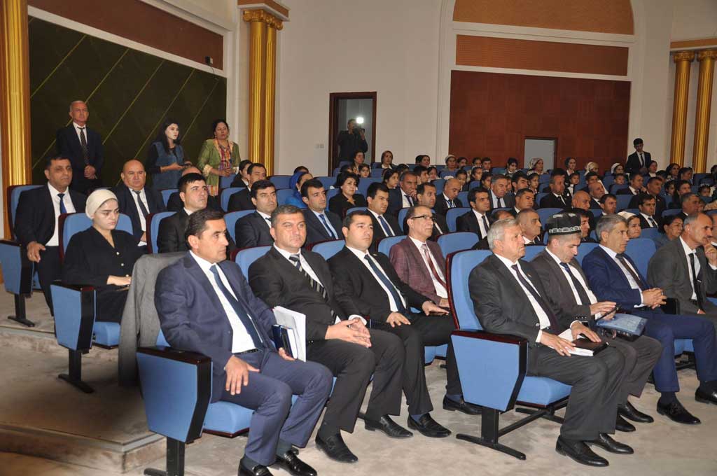 Фурўғи субҳи доноӣ китоб аст