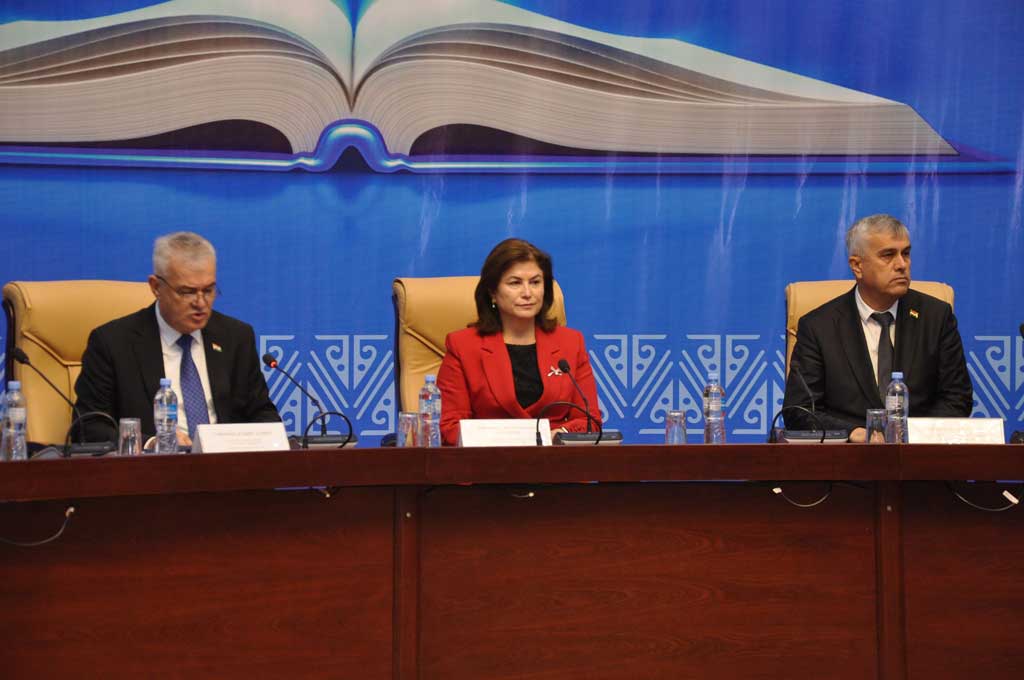 Фурўғи субҳи доноӣ китоб аст