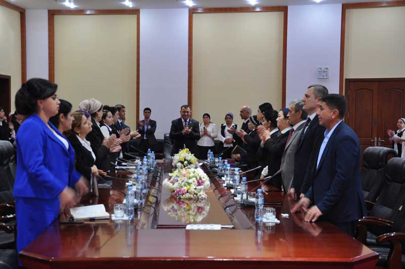 мизи гирд дар Китобхонаи миллӣ 