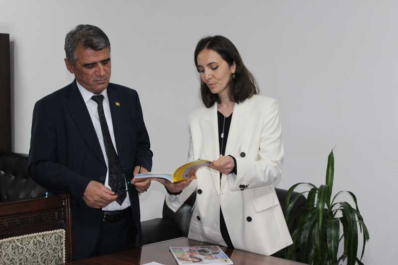 Ҷумахон-Файзализода-бо-Алина-Гасумянова