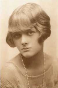 Young_Daphne_du_Maurier