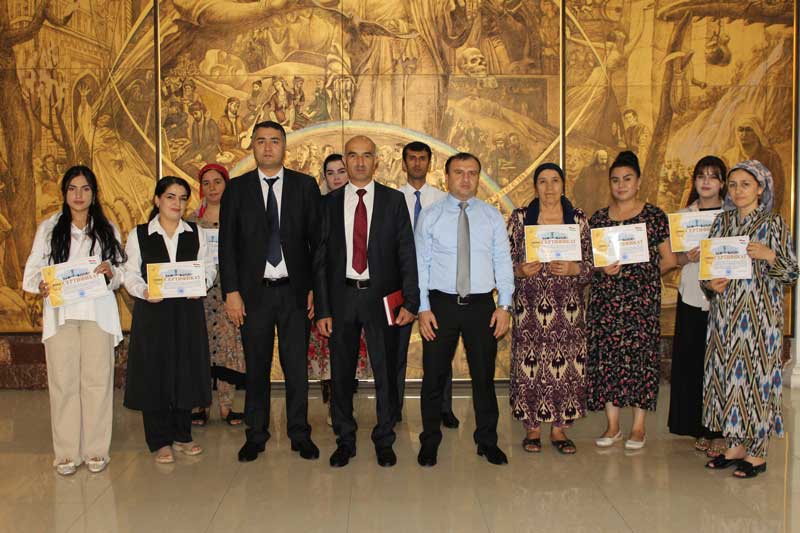 Тақдими шаҳодатномаҳо