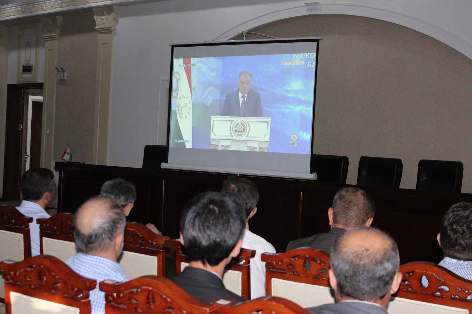 суханронии Пешвои миллат