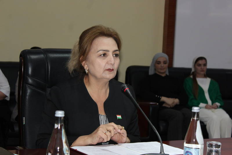 Мизи гирди Китобхонаи миллӣ