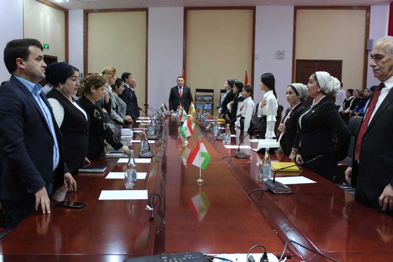 Рӯзи парчами давлатӣ