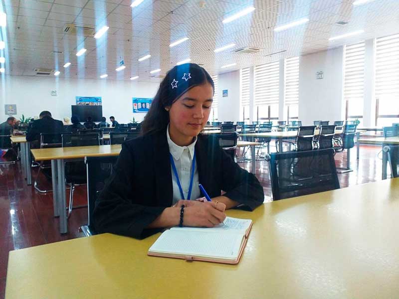 Афрӯза Эргашова