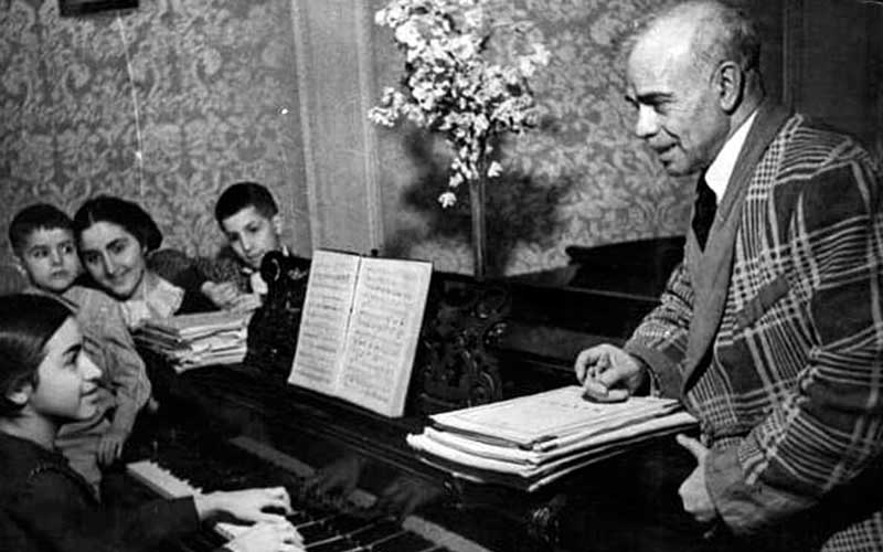 Абулқосим Лоҳутӣ