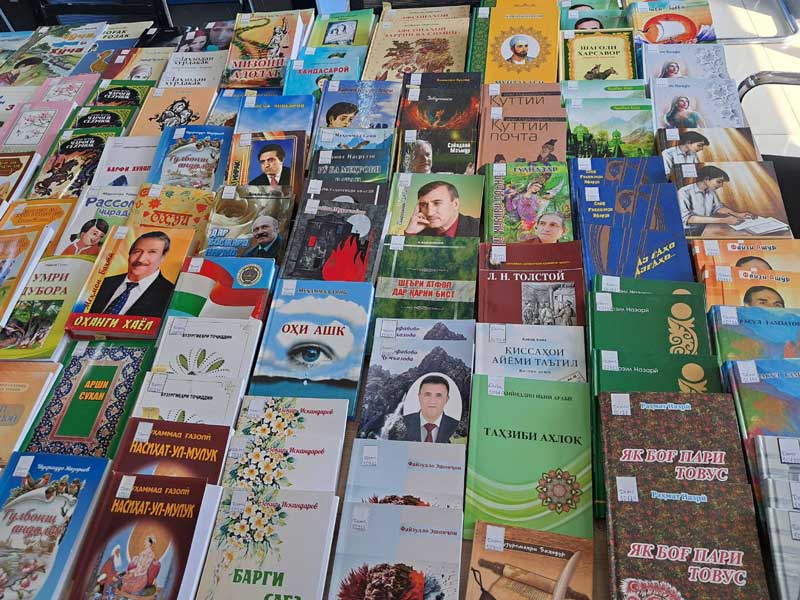 адабиёти тозанашри 