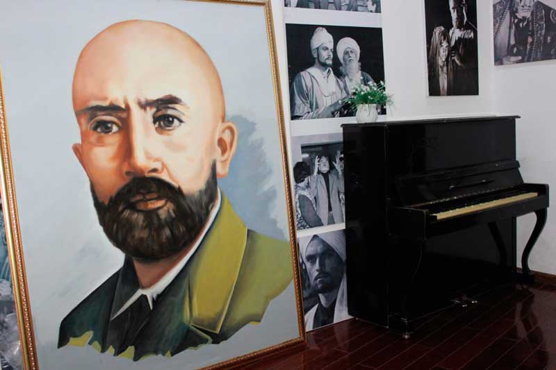 Нусратулло Махсум