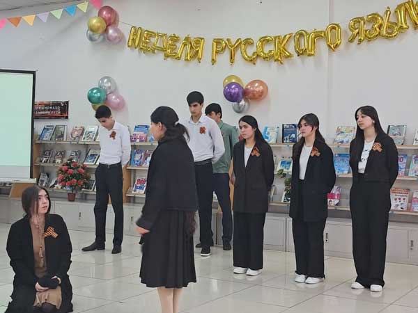 адабиёти рус