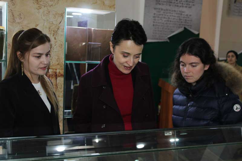 Сафири Фаронса