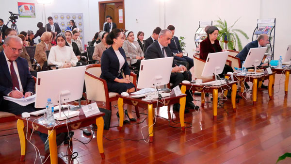 Фурӯғи субҳи доноӣ китоб аст