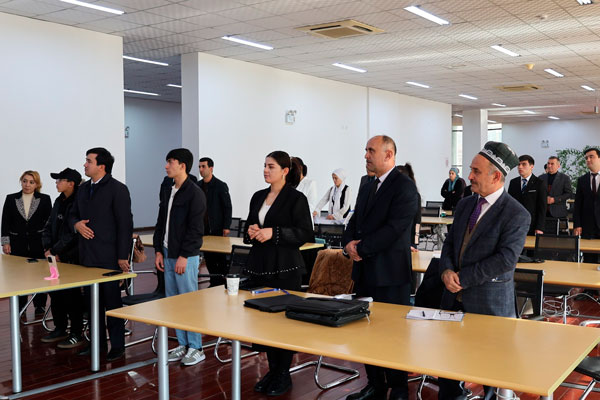 Фурӯғи субҳи доноӣ китоб аст