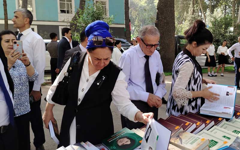 Литературный календарь