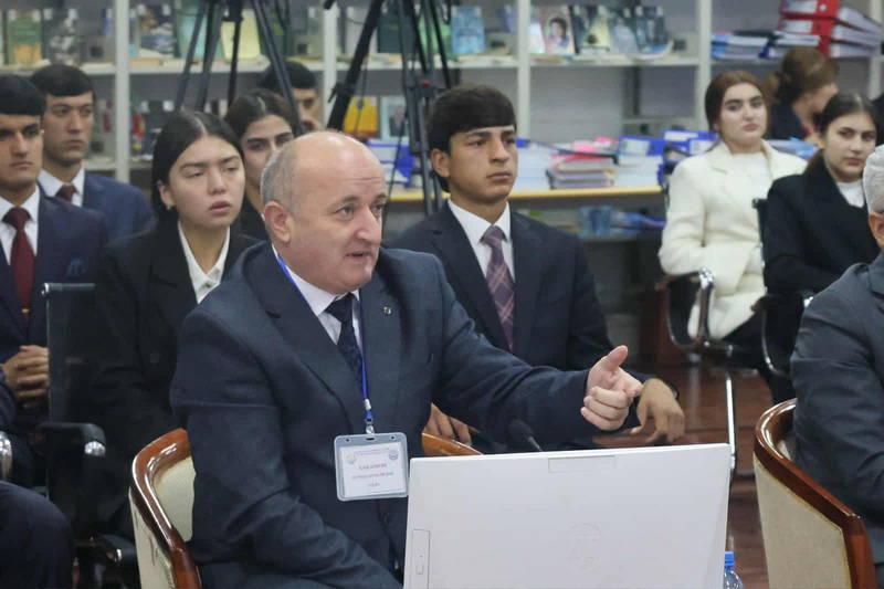 Нуралӣ Нурзод