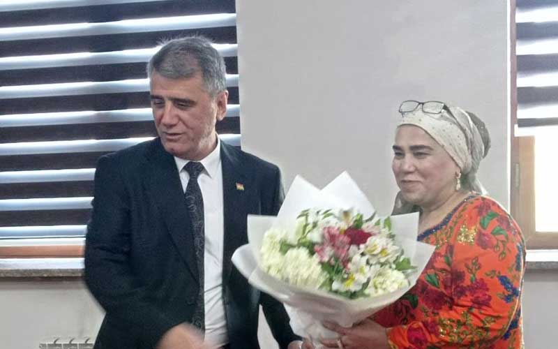 Эмомова Зумратбӣ Раҳмоновна