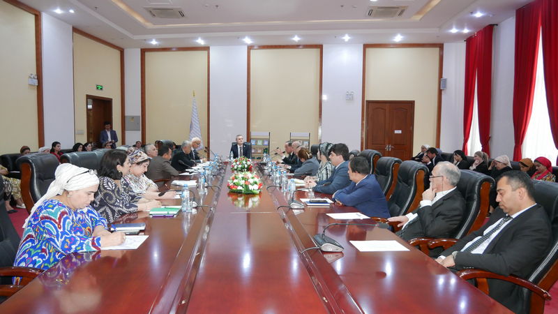 Мизи гирд дар Китобхонаи миллӣ