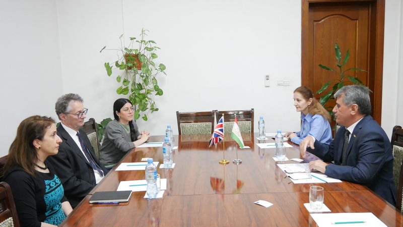 намояндагон аз Донишгоҳи Оксфорд