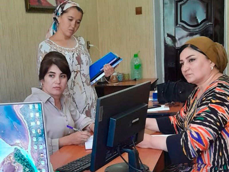 Донандаи беҳтарини асарҳои Пешвои миллат